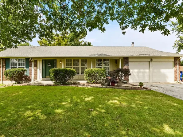7349 Becker Rd, Saint Louis, MO 63129