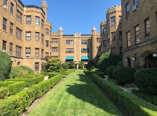 2416 W Greenleaf Ave APT 2, Chicago, IL 60645