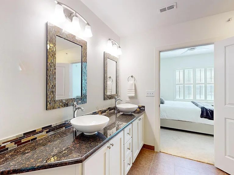1010 Rosine St #29 — Photo 10