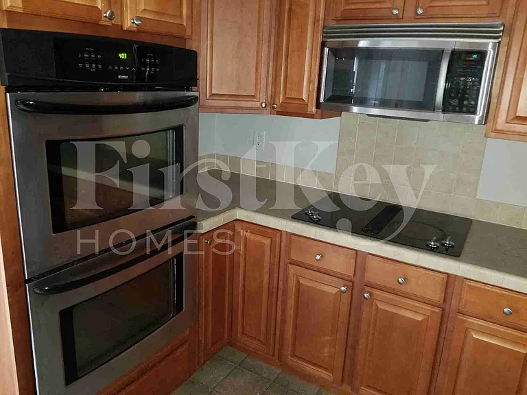 1911 Chestnut Oak Ln — Photo 13