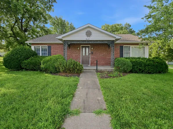 106 W Mulberry St, Huntsville, MO 65259