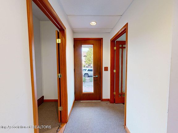 4th image of 411 W Ionia St