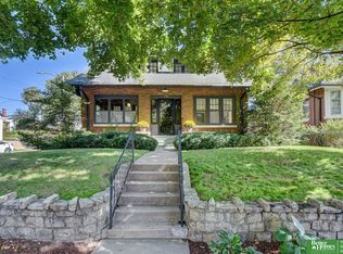 1701 S 33rd St, Omaha, NE 68105