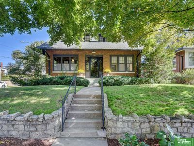 1701 S 33rd St, Omaha, NE, 68105