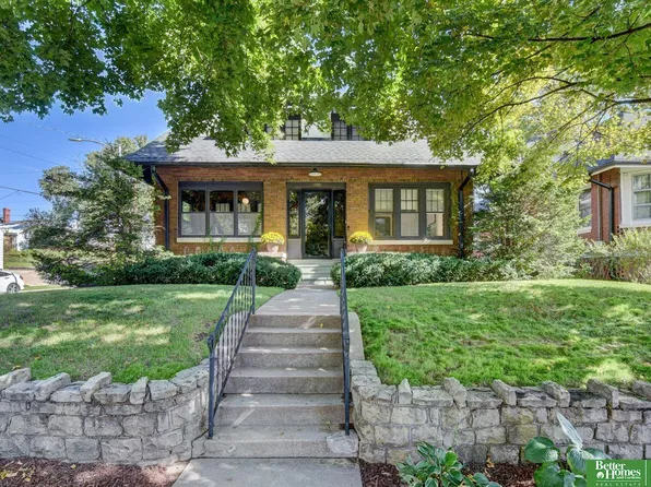 1701 S 33rd St, Omaha, NE 68105