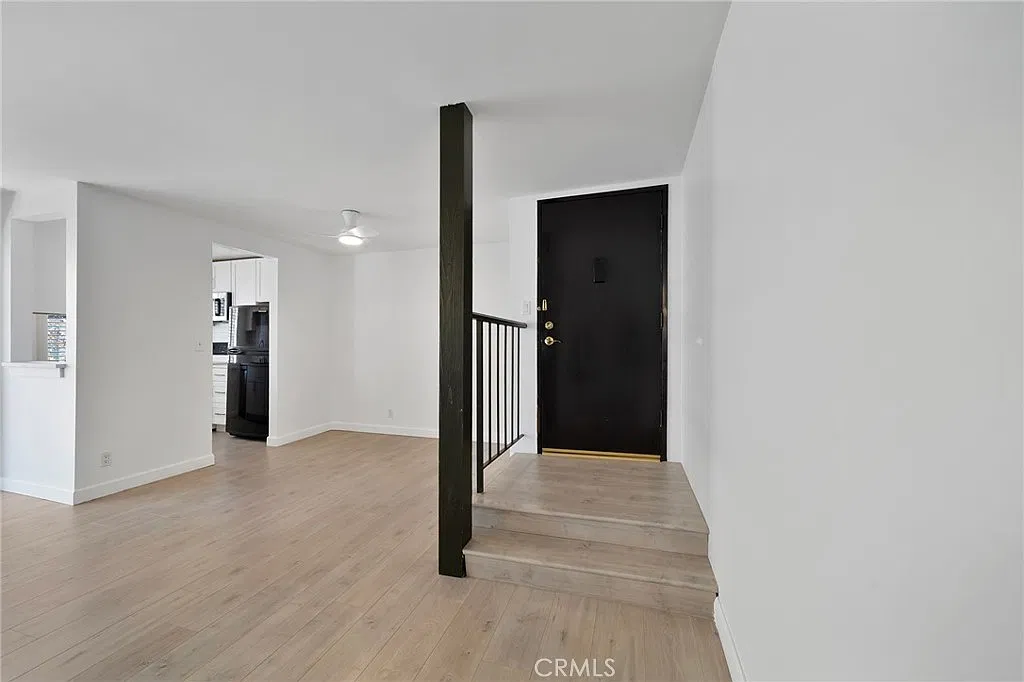 2 bed, 916 sqft, $3,750 — Photo 4