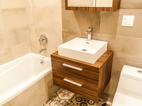 1426 De Kalb Avenue image 17 of 40