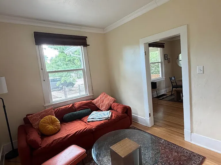 516 E Dale St — Photo 4