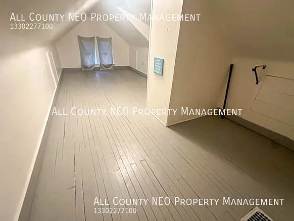 859 Brown St #UP — Photo 13