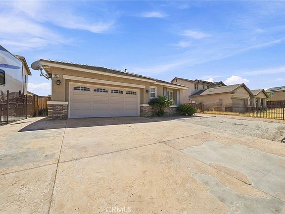 3rd image of 13817 Coolidge Way