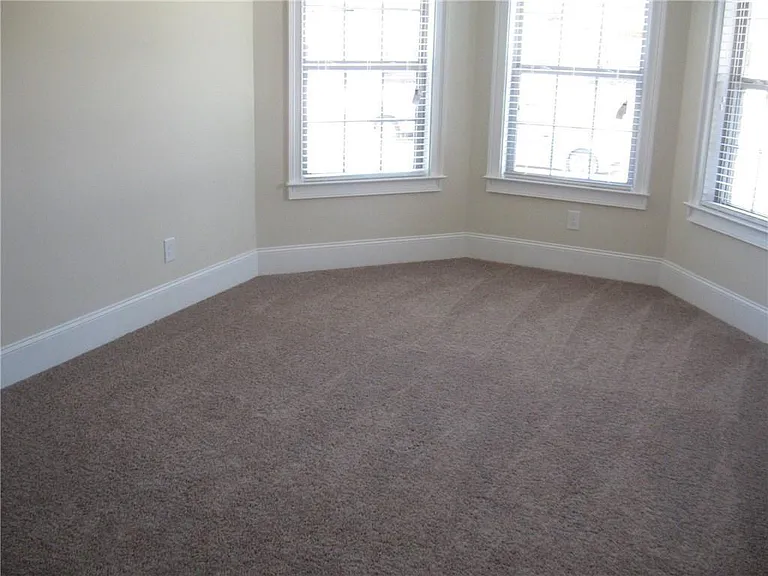 5685 Banner Blvd — Photo 2