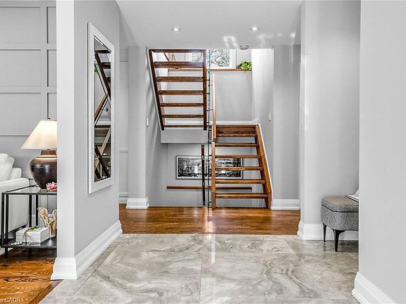 5th image of 315 Swinburne Rd