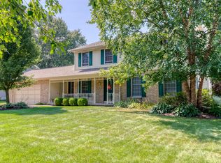 257 Thornridge Ct NW, Grand Rapids, MI 49504
