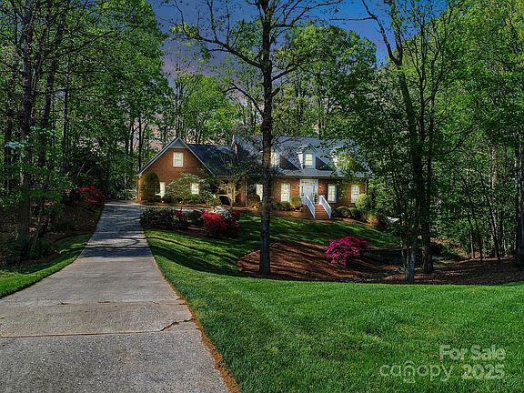 2nd image of 3412 Country Club Dr