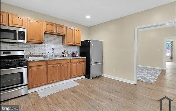 613 Dumbarton Ave — Photo 9