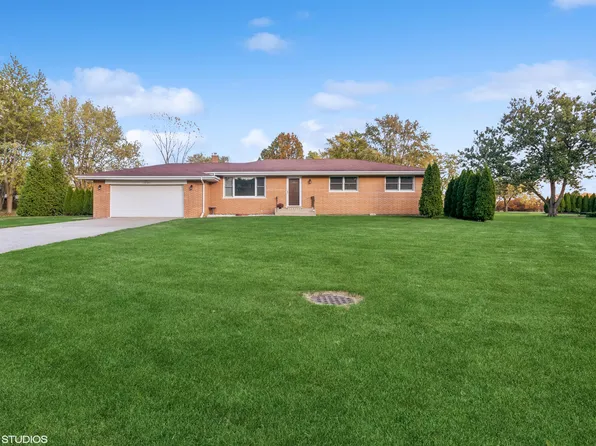 9209 Columbia St, Saint John, IN 46373