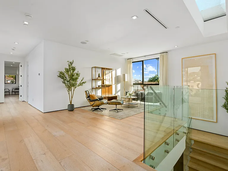 133 N Edinburgh Ave — Photo 23