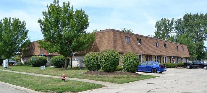 1st image of 628 Meadowood Ln