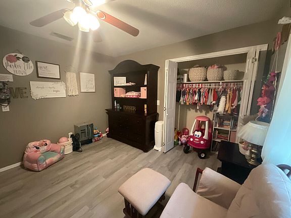 3rd image of 1114 Holly Dr