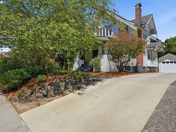 2nd image of 3406 NE 41st Ave