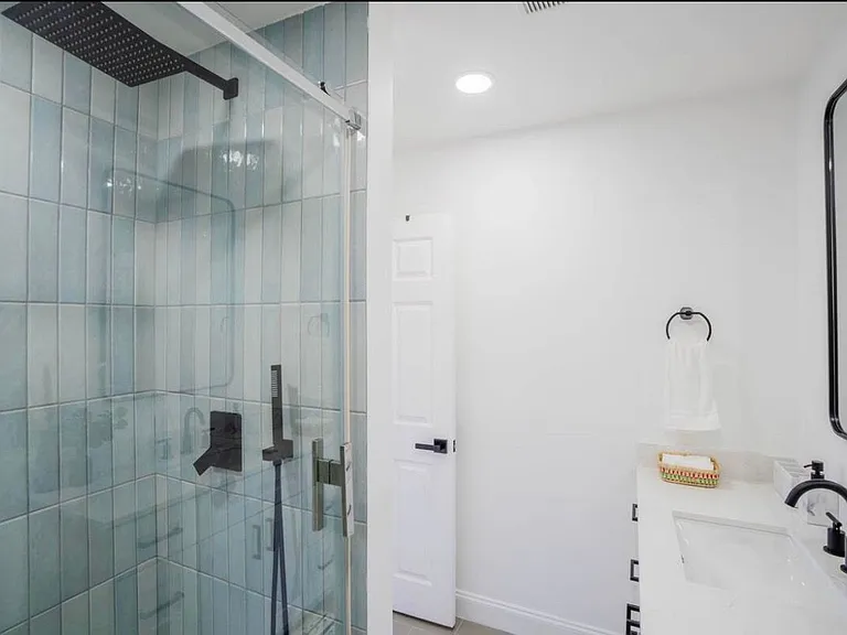 3649 SE 5th Ct — Photo 22