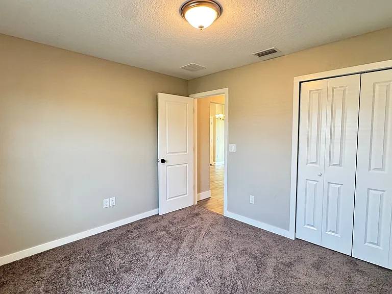 8833 Hampshire Dr — Photo 14
