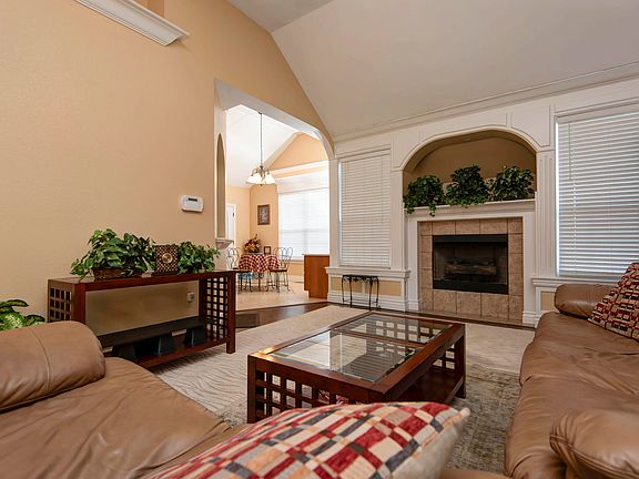 5th image of 163 Oak Ridge Avenue
