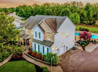 36 Meadowview Dr, Lopatcong, NJ 08865