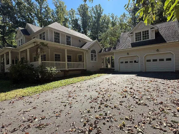 4738 Holly Ave, Fairfax, VA 22030