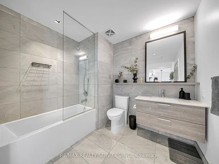 501 Adelaide St W #1404 — Photo 12