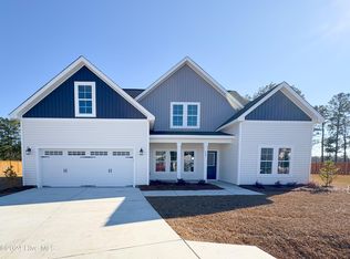 609 Larkspur Ln, Hubert, NC 28539