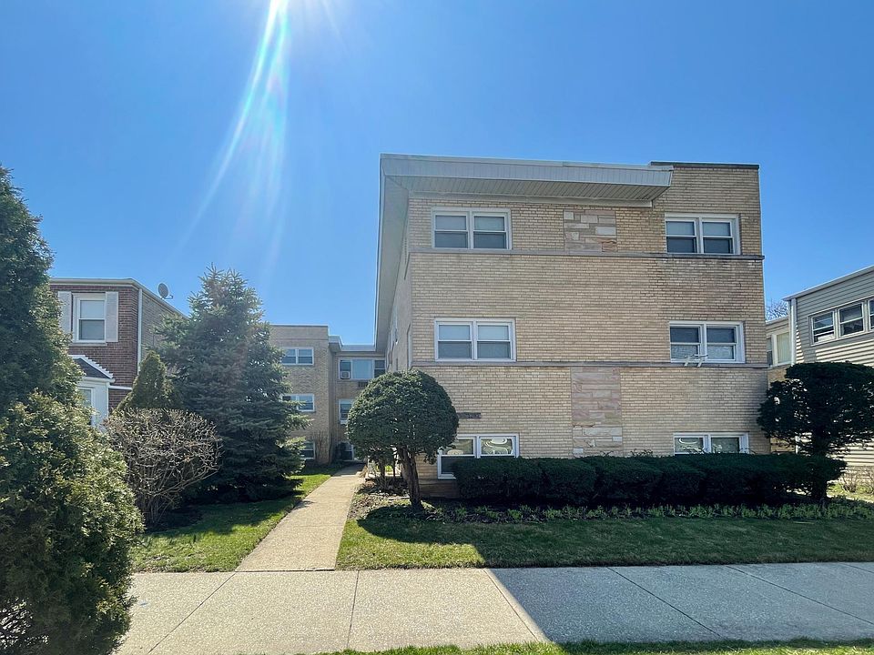 1st image of 2651 W Summerdale Ave #1