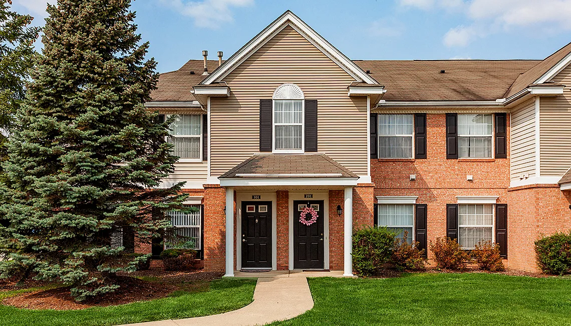 Canton Club Apartments - Canton, MI — Photo 2