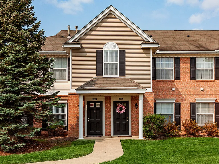 Canton Club Apartments - Canton, MI — Photo 2