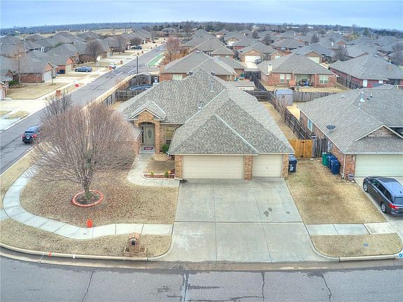 2nd image of 500 SW 161st St