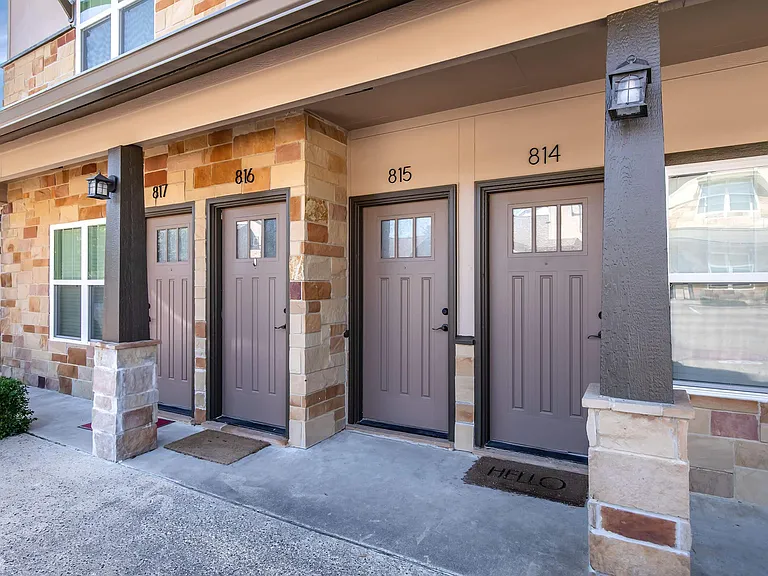 Sierra Condos — Photo 6