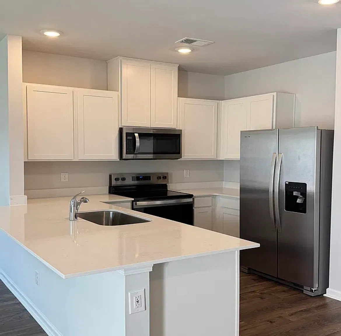 3 bed, 1418 sqft, $2,150 — Photo 4