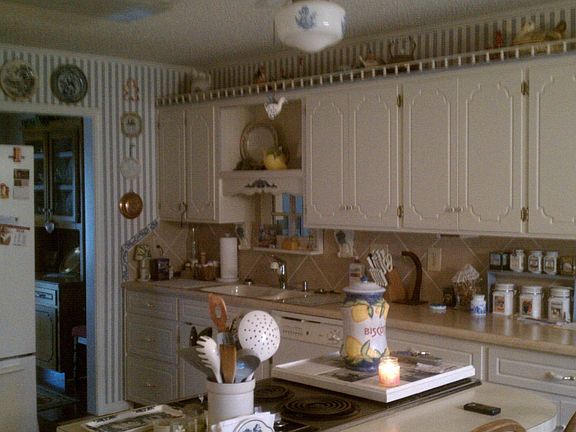 3rd image of 4533 Valley Brook Dr