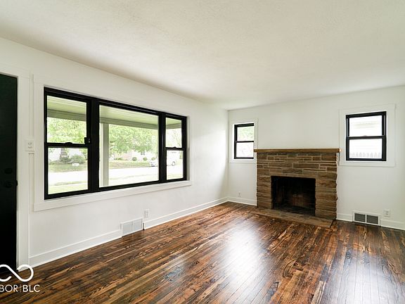 5th image of 12 Lincoln Dr