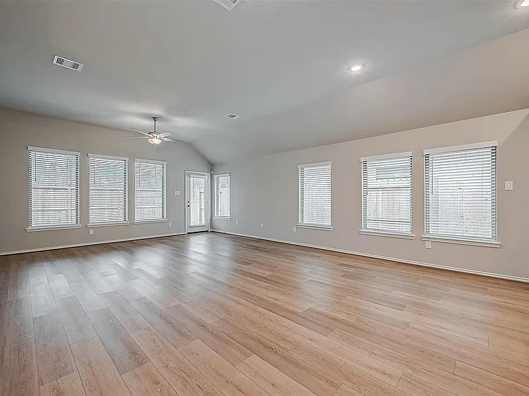 8539 International Falls Dr — Photo 7