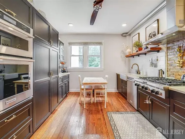 129 Thorne St, Jersey City, NJ 07307