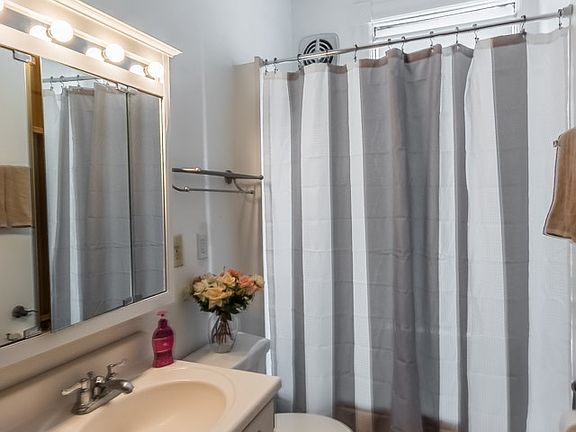 3rd image of 8 5th Ave APT 1
