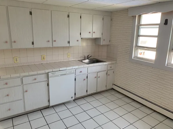 275 Lexington St APT 2, Boston, MA 02128