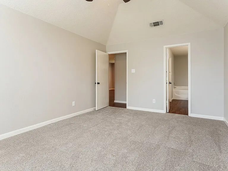 4616 Wheatland Dr — Photo 10
