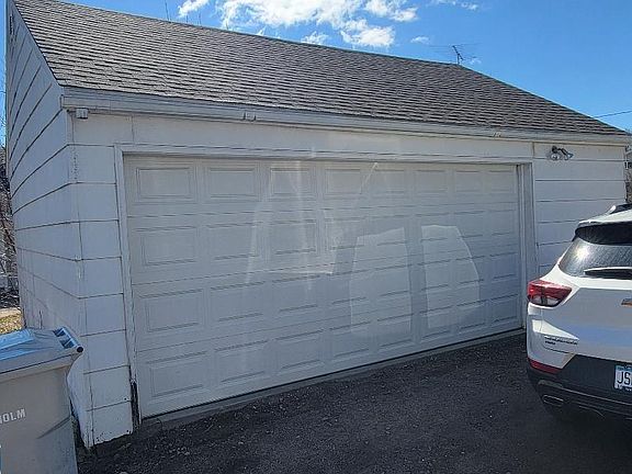 3rd image of 324 8th St SW