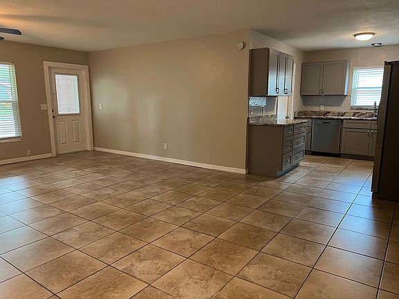 2nd image of 4426 Tarpon Dr