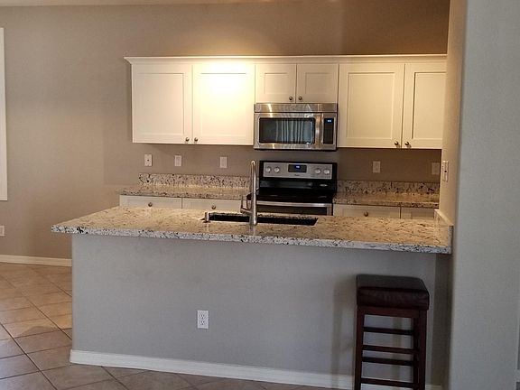 5th image of 15221 N Clubgate Dr Unit 2109
