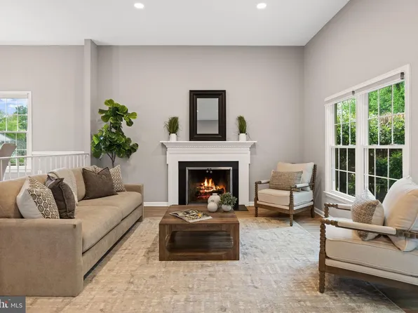 10028 Dellcastle Rd, Gaithersburg, MD 20886