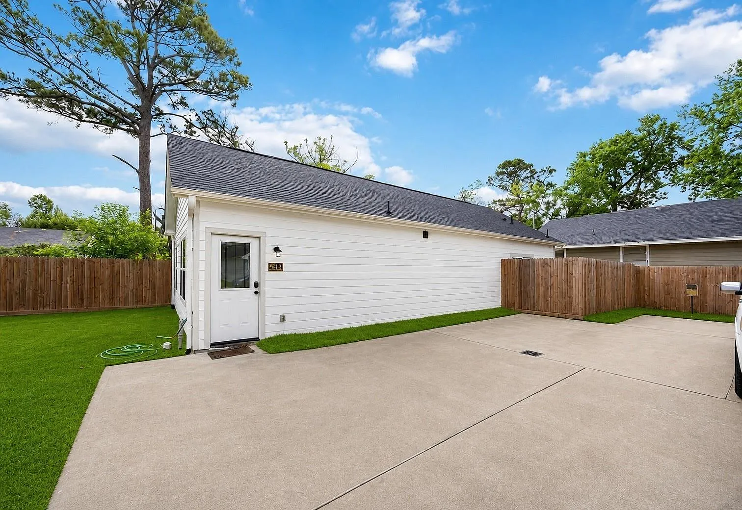 3 bed, 2.0 bath, 1250 sqft, $1,705 — Photo 1