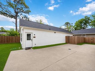 8614 Peachtree St #A, Houston, TX 77016